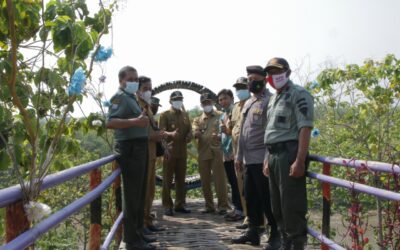 Tanam Pohon dikawasan Wisata Kendil Mountain, Wabup Ngawi Ingin Masyarakat Bersinergi Kembangkan Potensi Desa Jatimulyo