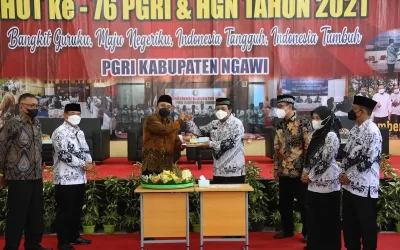 Hadiri Peringatan Hari Guru Nasional, Bupati Ngawi Ingin SDM Guru Ditingkatkan