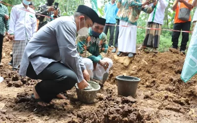 Peletakan Batu Pertama Gedung Bersama MWC NU Ngrambe, Bupati Ngawi Minta Masyarakat Tetap Disiplin Prokes