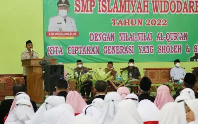 Hadiri Wisuda Tahfidz Al Qur’an SMP Islamiyah Widodaren, Bupati Ngawi Berikan Apresiasi