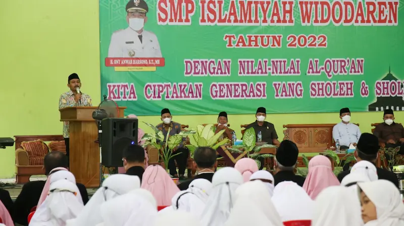 Hadiri Wisuda Tahfidz Al Qur’an SMP Islamiyah Widodaren, Bupati Ngawi Berikan Apresiasi