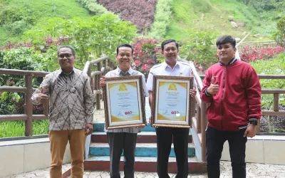 Wabup Ngawi Terima Penghargaan ITA Kategori Man Of The Year