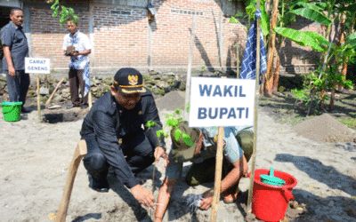 Ony Anwar Tanam Blimbing Di Desa Dempel