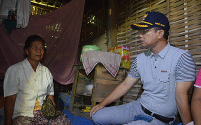 Sambang Desa Bupati Bantu Warga Kurang Mampu