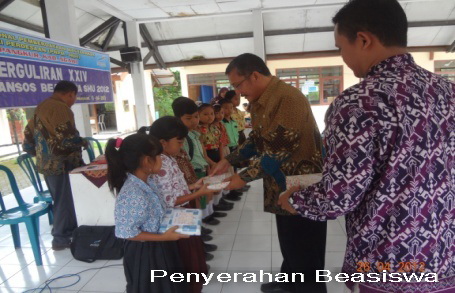 penyerahan beasiswa