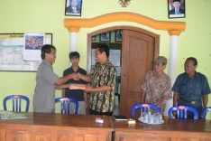 Serah Terima Buku Perpustakaan Desa/Kelurahan Th. 2012